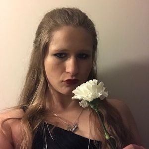 Meet your Posher, Becky